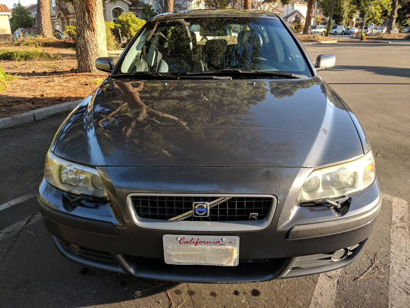 Illustration for article titled At $7,999, Could This 2004 Volvo V70 R Feed Your Need For Swede?